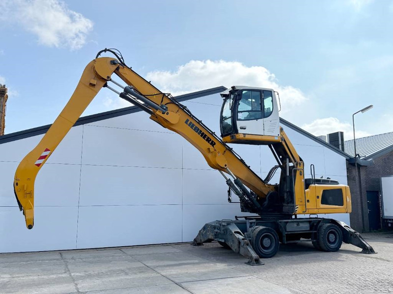 Liebherr LH30 M Litronic - German Machine / Auto Greasing - Pelle de manutention: photos 1 Liebherr LH30 M Litronic - German Machine / Auto Greasing - Pelle de manutention: photos 1