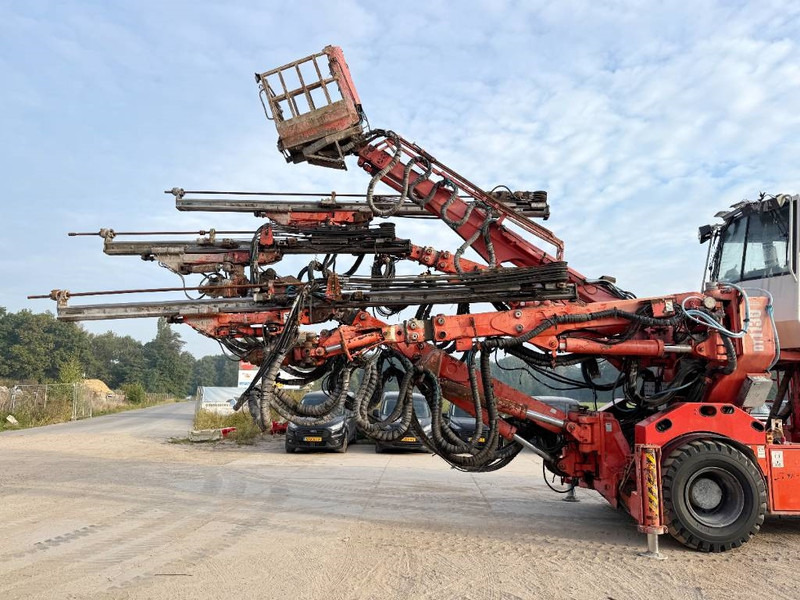 Foreuse Sandvik DT1130-SC - 3x TB150 Drill Boom + Basket Boom: photos 18 Foreuse Sandvik DT1130-SC - 3x TB150 Drill Boom + Basket Boom: photos 18