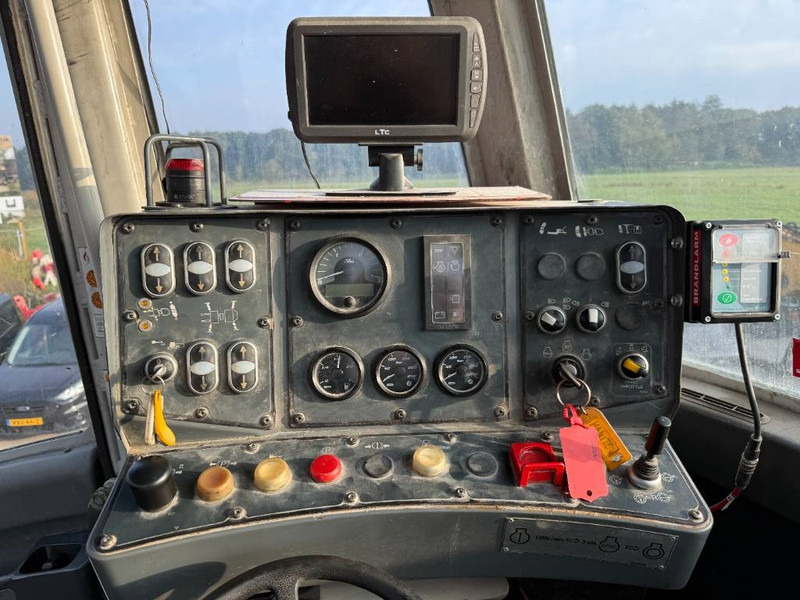 Foreuse Sandvik DT1130-SC - 3x TB150 Drill Boom + Basket Boom: photos 15 Foreuse Sandvik DT1130-SC - 3x TB150 Drill Boom + Basket Boom: photos 15