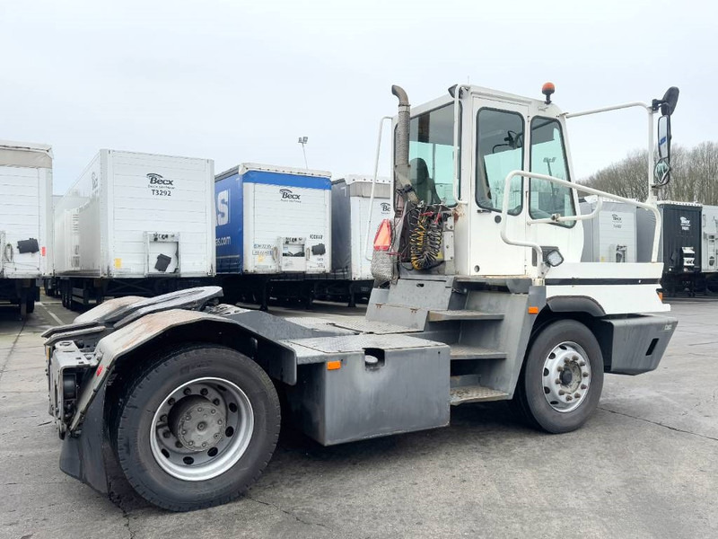 Terberg YT222 - Dutch truck / Automatic / 55t Payload - Tracteur portuaire: photos 4 Terberg YT222 - Dutch truck / Automatic / 55t Payload - Tracteur portuaire: photos 4