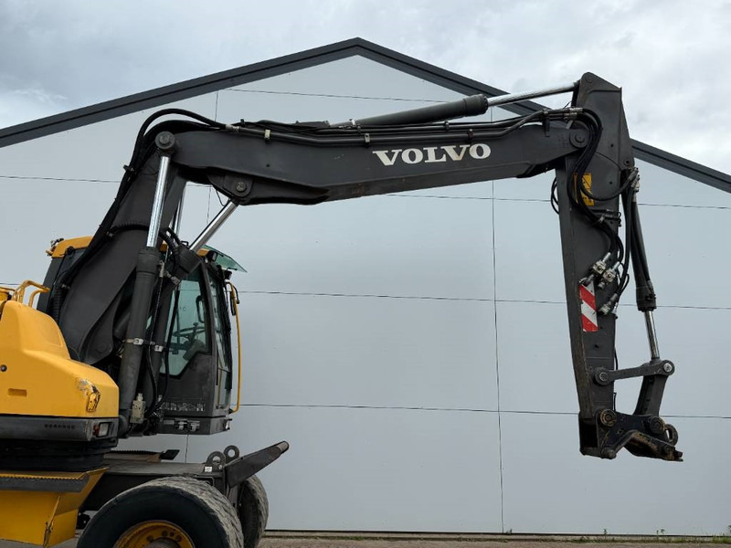 Pelle sur pneus Volvo EW180C - Dutch Machine / Triple Boom: photos 13 Pelle sur pneus Volvo EW180C - Dutch Machine / Triple Boom: photos 13