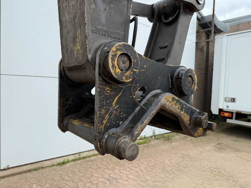 Pelle sur pneus Volvo EW180C - Dutch Machine / Triple Boom: photos 15 Pelle sur pneus Volvo EW180C - Dutch Machine / Triple Boom: photos 15