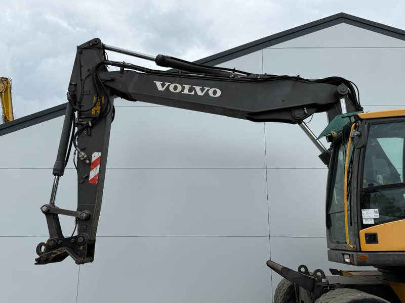 Pelle sur pneus Volvo EW180C - Dutch Machine / Triple Boom: photos 12 Pelle sur pneus Volvo EW180C - Dutch Machine / Triple Boom: photos 12