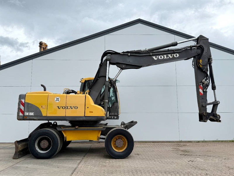 Pelle sur pneus Volvo EW180C - Dutch Machine / Triple Boom: photos 6 Pelle sur pneus Volvo EW180C - Dutch Machine / Triple Boom: photos 6