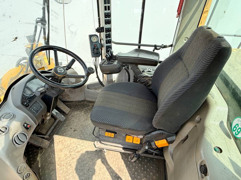 Chargeuse sur pneus Volvo L150H - German Machine / 3rd Function: photos 8