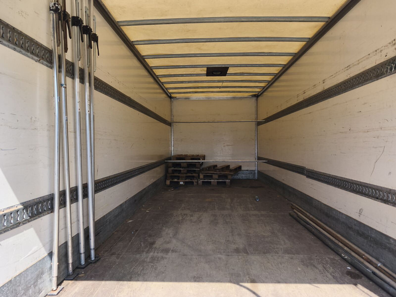 Camion fourgon MAN LE 10.220: photos 11