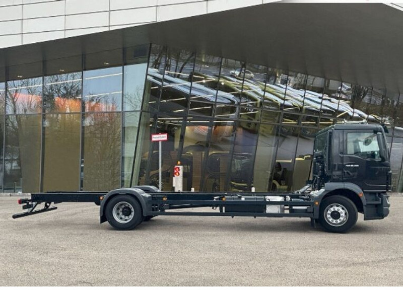 MAN TGM 18.320 4x2 BL CH Fahrgestell Euro 6 NEU Rechtslenker - Châssis cabine: photos 4 MAN TGM 18.320 4x2 BL CH Fahrgestell Euro 6 NEU Rechtslenker - Châssis cabine: photos 4