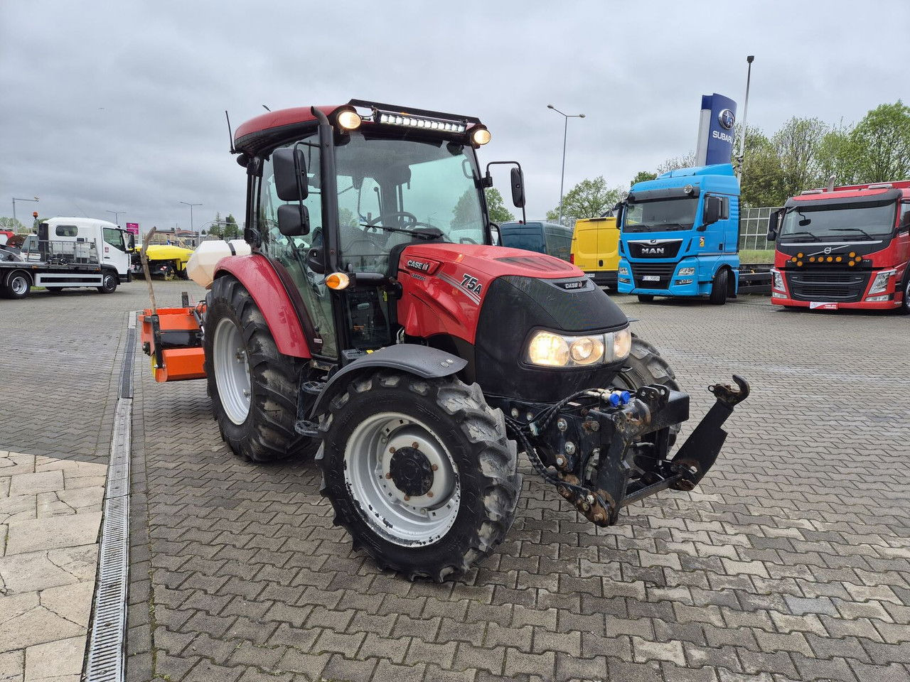 Case IH Farmall 75 / 2022 / Only 1853 MTH / Sweeper + Plow Extra / 1 OWN - Tracteur agricole: photos 1 Case IH Farmall 75 / 2022 / Only 1853 MTH / Sweeper + Plow Extra / 1 OWN - Tracteur agricole: photos 1