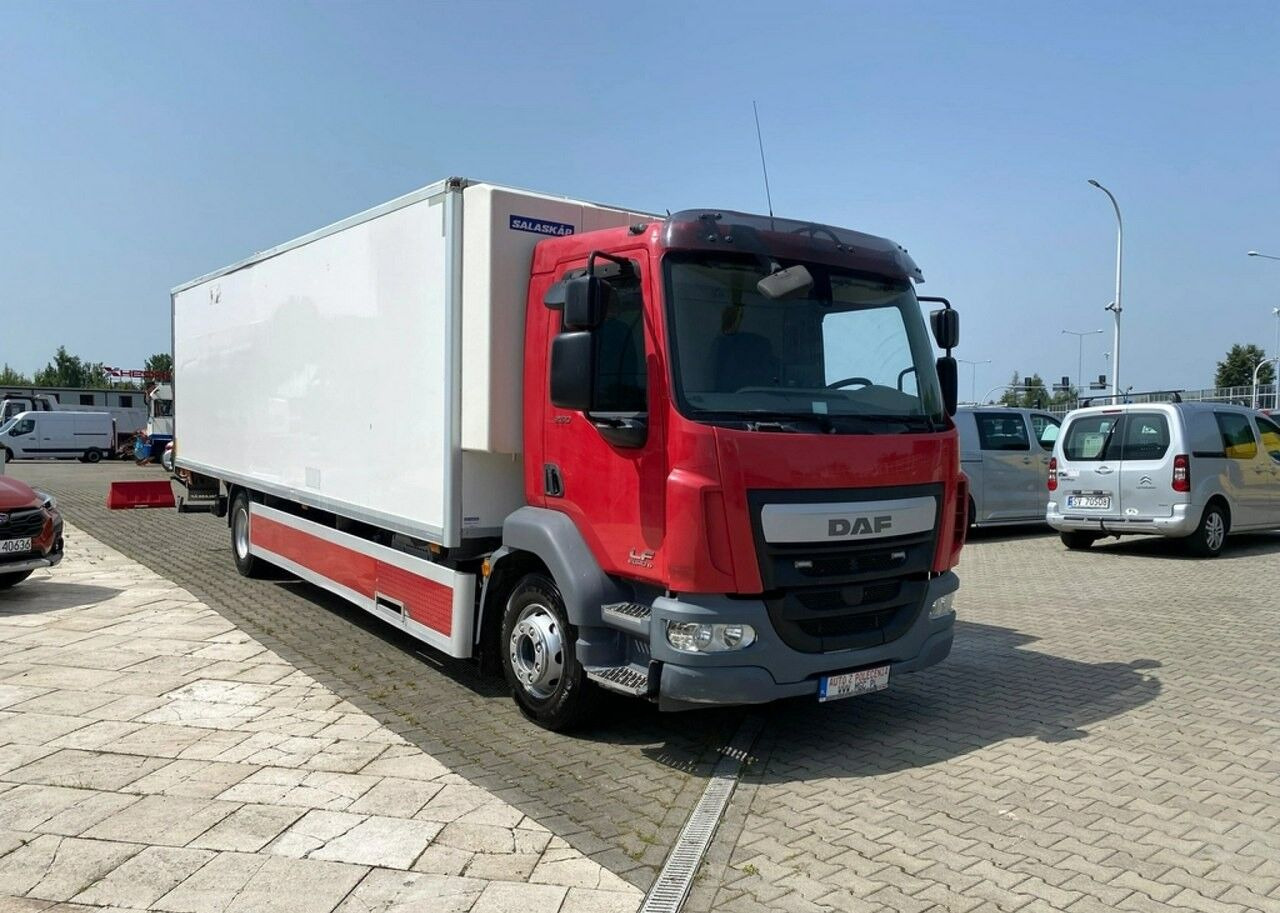 DAF LF 250 LF250I / 1 Owner / Hulsteins / Super Condition - Camion frigorifique: photos 4 DAF LF 250 LF250I / 1 Owner / Hulsteins / Super Condition - Camion frigorifique: photos 4