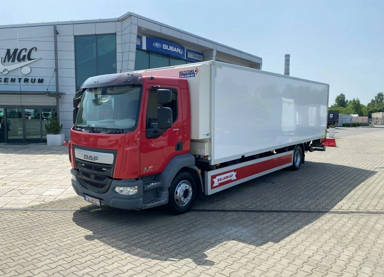 DAF LF 250 LF250I / 1 Owner / Hulsteins / Super Condition - Camion frigorifique: photos 1 DAF LF 250 LF250I / 1 Owner / Hulsteins / Super Condition - Camion frigorifique: photos 1