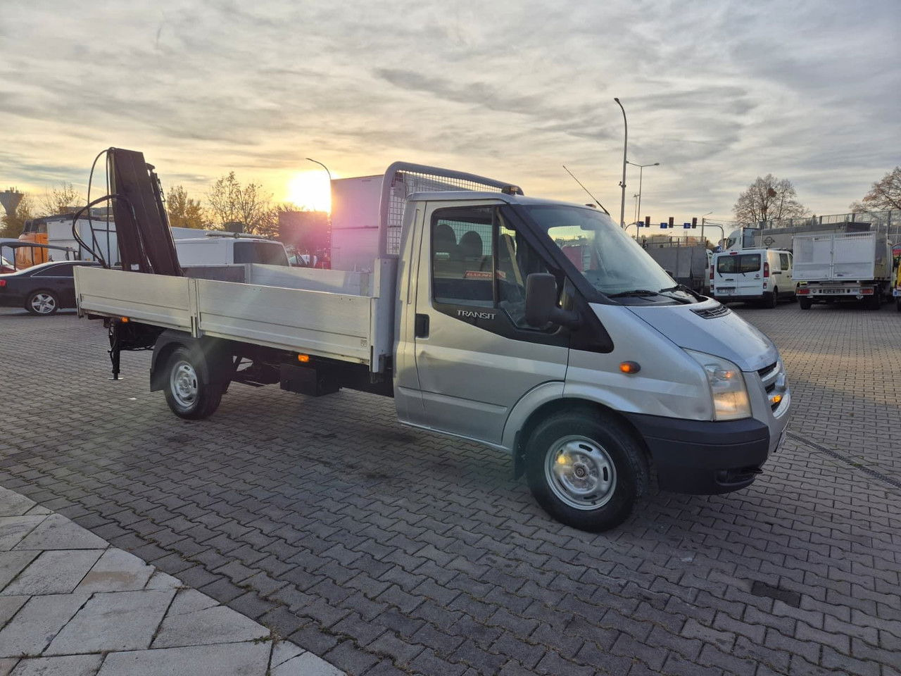 Ford Transit 350 2.4 TDCi / Very Strong Hiab / 1 Owner / Serviced - Fourgon plateau: photos 5 Ford Transit 350 2.4 TDCi / Very Strong Hiab / 1 Owner / Serviced - Fourgon plateau: photos 5