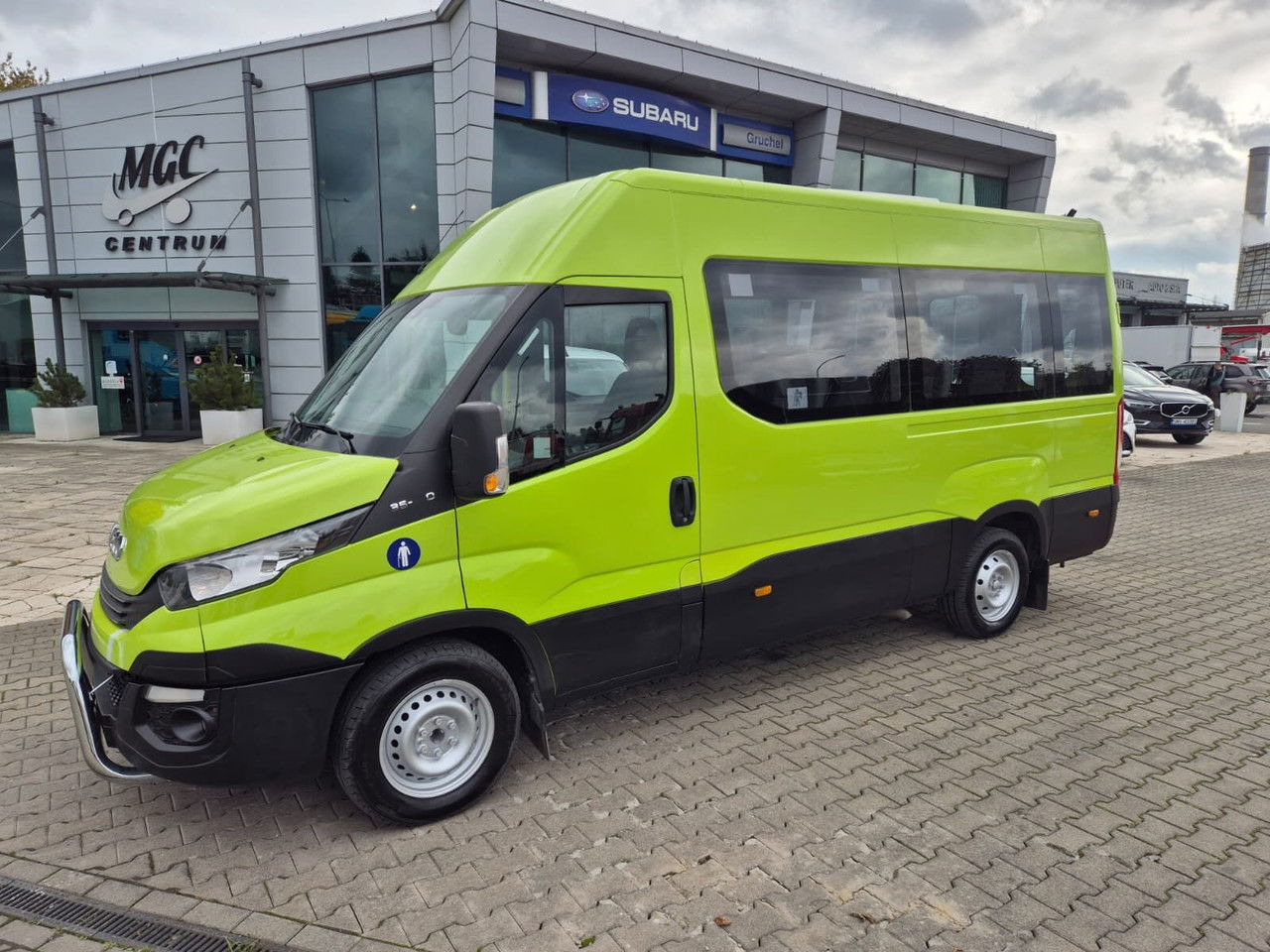 Iveco Daily 35S12 Hi-Matic / 10 Seats / Super Condition - Minibus, Transport de personnes: photos 1 Iveco Daily 35S12 Hi-Matic / 10 Seats / Super Condition - Minibus, Transport de personnes: photos 1