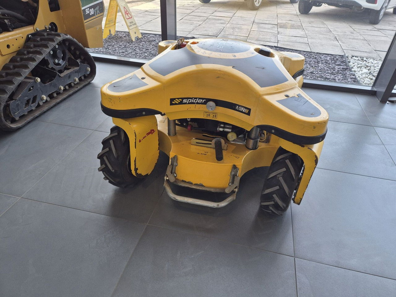 MINI Mini Spider II / 4X4 / NEW Service / Works Great - Motofaucheuse: photos 3 MINI Mini Spider II / 4X4 / NEW Service / Works Great - Motofaucheuse: photos 3
