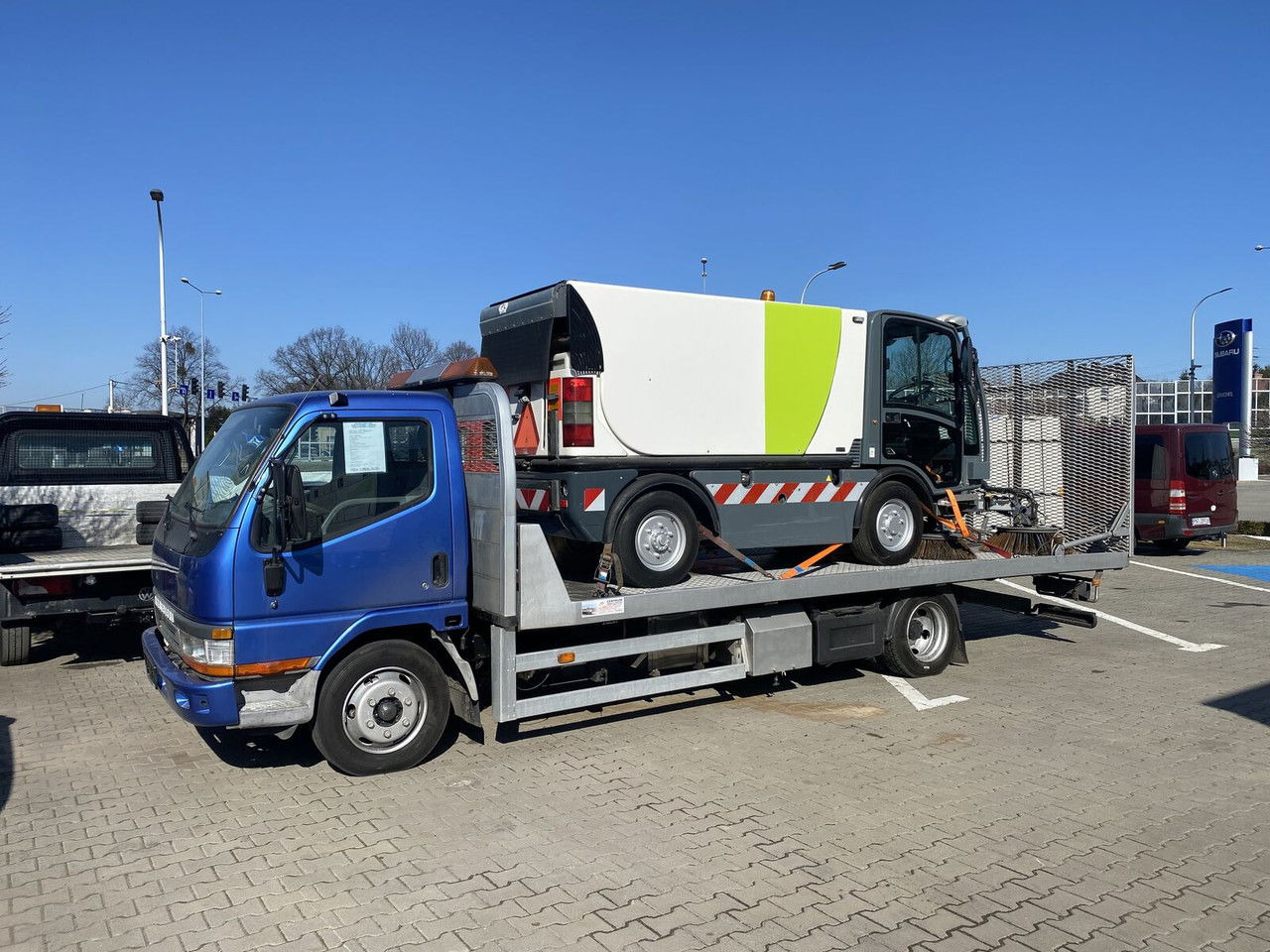 Mitsubishi Canter 3,0 D Mobile Platform / Hydraulic / Cars AND Machinery - Remorqueuse: photos 4 Mitsubishi Canter 3,0 D Mobile Platform / Hydraulic / Cars AND Machinery - Remorqueuse: photos 4