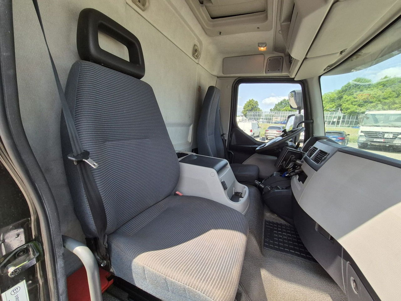 Camion fourgon Volvo FL 240: photos 22
