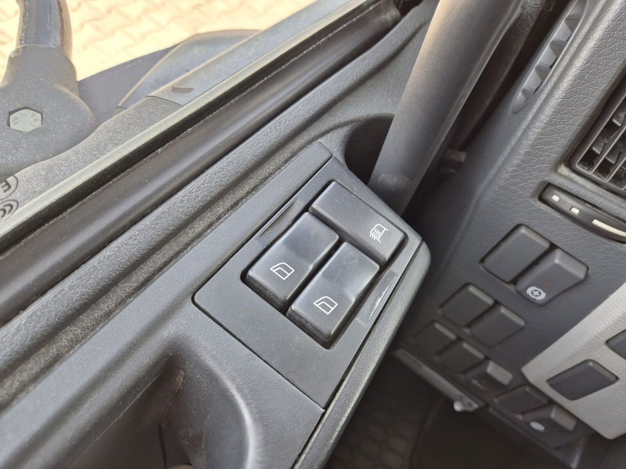 Camion fourgon Volvo FL 240: photos 26