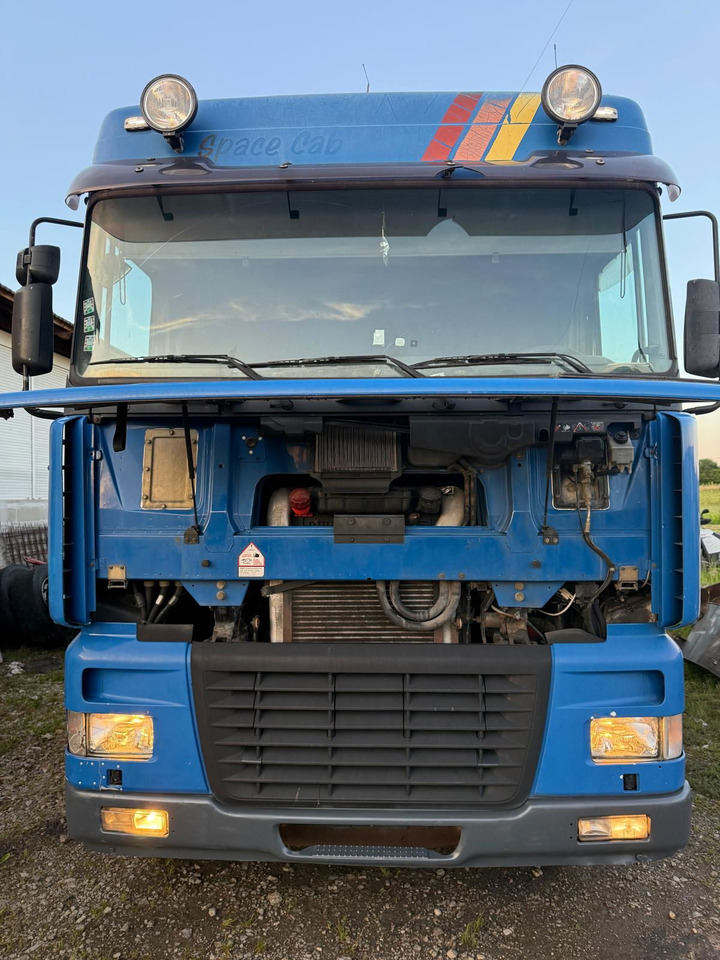 DAF XF 95.380 6X2 stake body - Camion plateau: photos 4 DAF XF 95.380 6X2 stake body - Camion plateau: photos 4