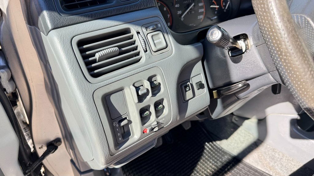 Honda CRV 2.0 - Petrol - AIR Condition - 5 Doors - crédit-bail Honda CRV 2.0 - Petrol - AIR Condition - 5 Doors: photos 11 Honda CRV 2.0 - Petrol - AIR Condition - 5 Doors - crédit-bail Honda CRV 2.0 - Petrol - AIR Condition - 5 Doors: photos 11