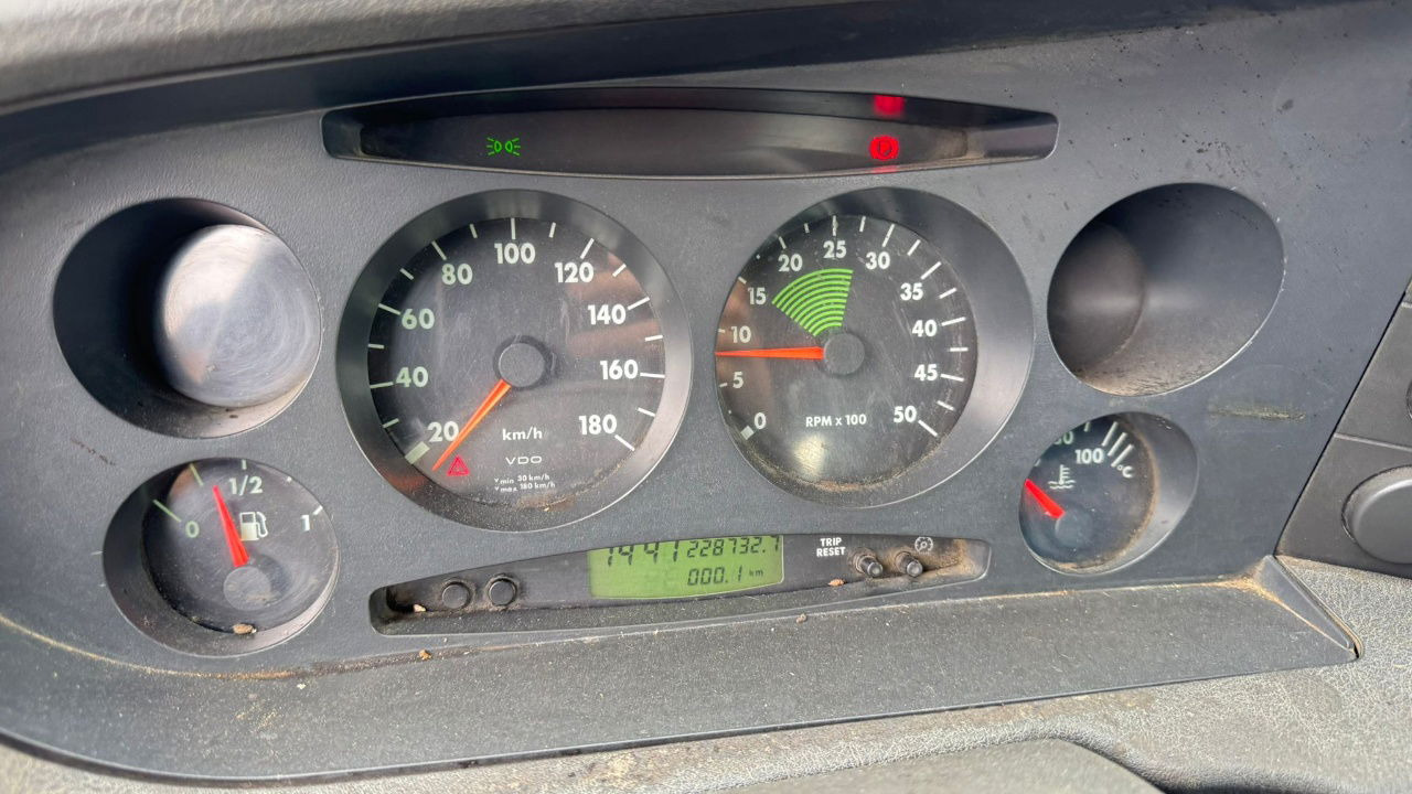 Fourgon plateau, Utilitaire double cabine Iveco Daily 65 C15 stake body - Hiab 045-3 - 7.5M: photos 22 Fourgon plateau, Utilitaire double cabine Iveco Daily 65 C15 stake body - Hiab 045-3 - 7.5M: photos 22