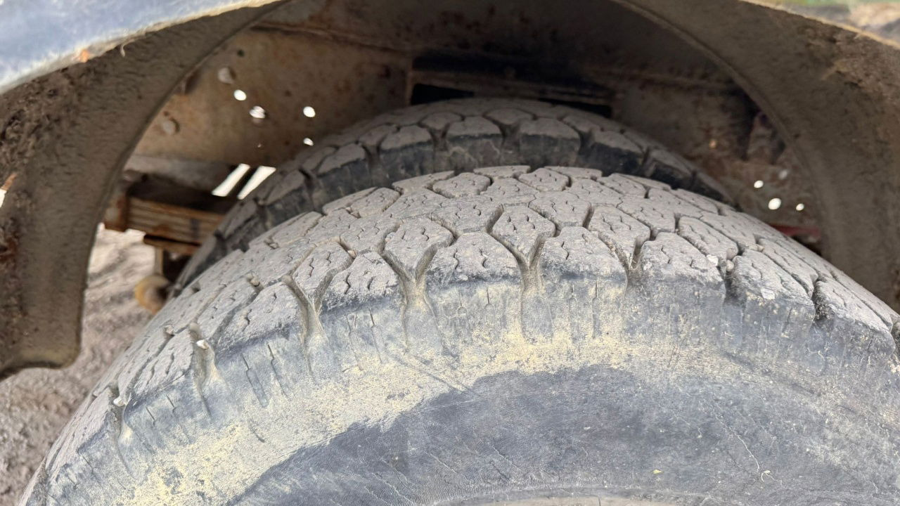 Fourgon plateau, Utilitaire double cabine Iveco Daily 65 C15 stake body - Hiab 045-3 - 7.5M: photos 14 Fourgon plateau, Utilitaire double cabine Iveco Daily 65 C15 stake body - Hiab 045-3 - 7.5M: photos 14