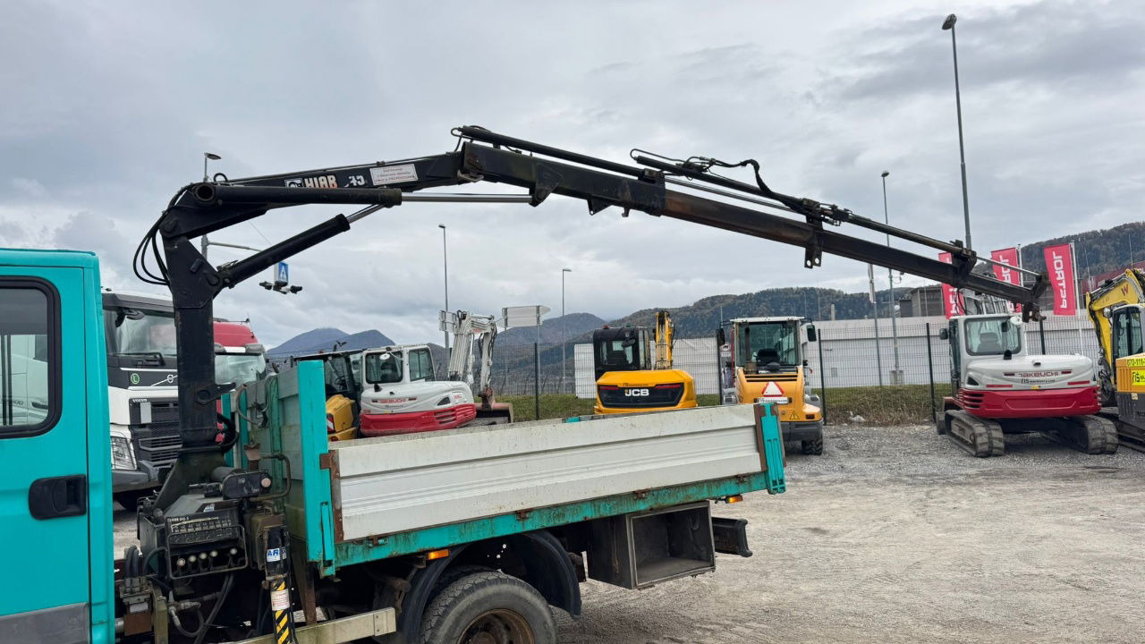 Fourgon plateau, Utilitaire double cabine Iveco Daily 65 C15 stake body - Hiab 045-3 - 7.5M: photos 9 Fourgon plateau, Utilitaire double cabine Iveco Daily 65 C15 stake body - Hiab 045-3 - 7.5M: photos 9