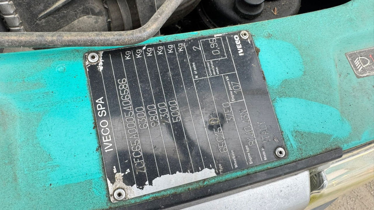 Fourgon plateau, Utilitaire double cabine Iveco Daily 65 C15 stake body - Hiab 045-3 - 7.5M: photos 27 Fourgon plateau, Utilitaire double cabine Iveco Daily 65 C15 stake body - Hiab 045-3 - 7.5M: photos 27