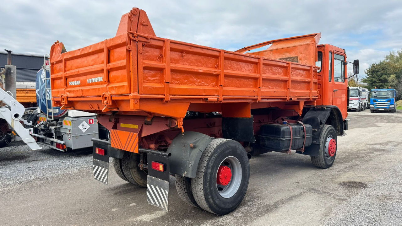 MAN 19.331 4X4 3 sided tipper - ZF Gearbox - Camion benne: photos 5 MAN 19.331 4X4 3 sided tipper - ZF Gearbox - Camion benne: photos 5
