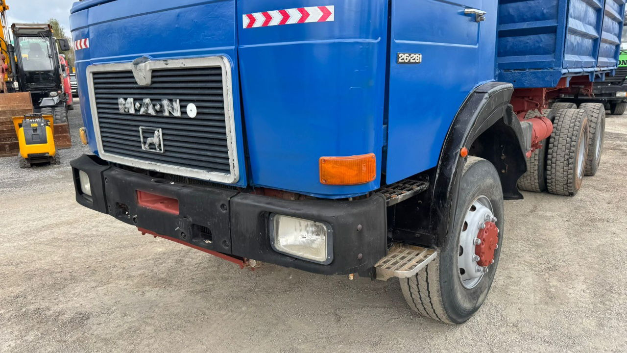 MAN 26.281 6x6 3 sided tipper - ZF gearbox - Camion benne: photos 2 MAN 26.281 6x6 3 sided tipper - ZF gearbox - Camion benne: photos 2