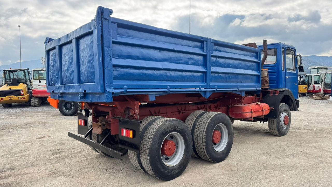 MAN 26.281 6x6 3 sided tipper - ZF gearbox - Camion benne: photos 5 MAN 26.281 6x6 3 sided tipper - ZF gearbox - Camion benne: photos 5