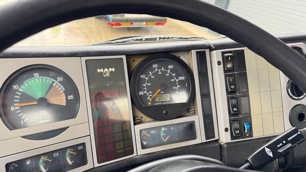 Camion malaxeur MAN 27.414 FE 410A 6x4 stetter - 7m3 - euro 3: photos 26 Camion malaxeur MAN 27.414 FE 410A 6x4 stetter - 7m3 - euro 3: photos 26