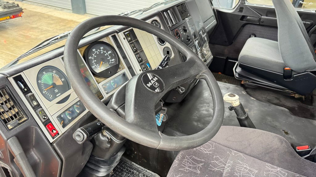 Camion malaxeur MAN 27.414 FE 410A 6x4 stetter - 7m3 - euro 3: photos 23 Camion malaxeur MAN 27.414 FE 410A 6x4 stetter - 7m3 - euro 3: photos 23