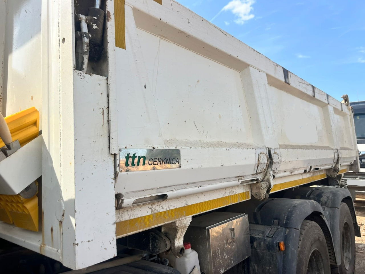 MAN TGS 26.440 6X4 bordmatic tipper - euro 6 - Camion benne: photos 2 MAN TGS 26.440 6X4 bordmatic tipper - euro 6 - Camion benne: photos 2
