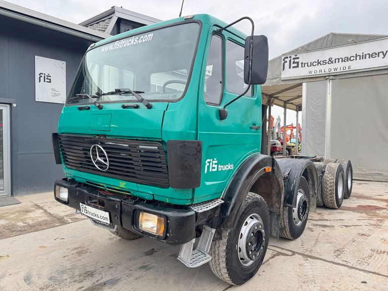 Mercedes-Benz 3025 8x4 chassis - complete spring - Châssis cabine: photos 1 Mercedes-Benz 3025 8x4 chassis - complete spring - Châssis cabine: photos 1
