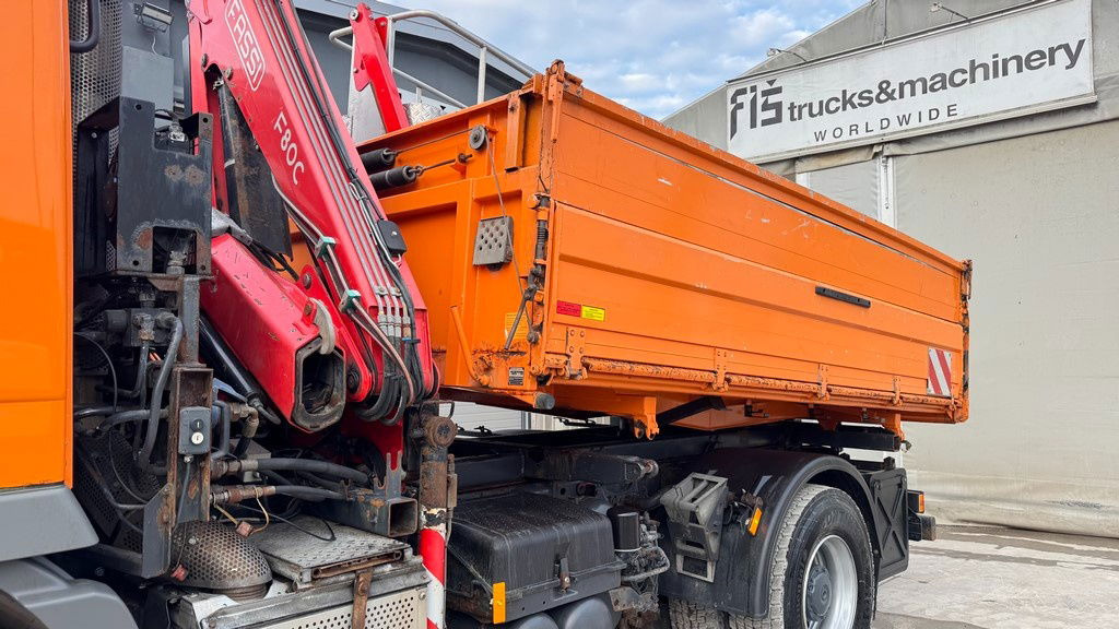 Mercedes-Benz Actros 1832 AK tipper 4x4 - crane Fassi 9.2M - remote control - Camion benne: photos 3 Mercedes-Benz Actros 1832 AK tipper 4x4 - crane Fassi 9.2M - remote control - Camion benne: photos 3
