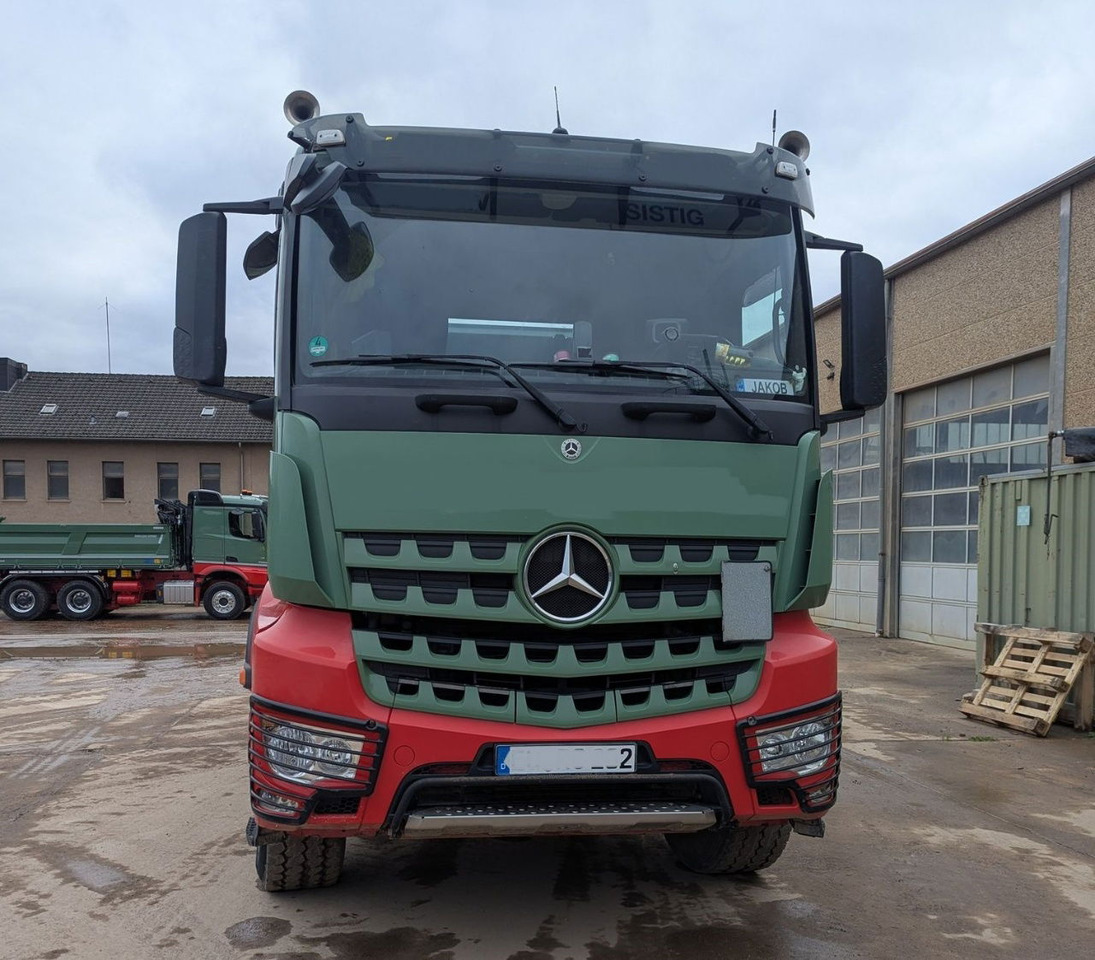 Mercedes-Benz Actros 2651 6X4 meiller bordmatic tipper - Camion benne: photos 2 Mercedes-Benz Actros 2651 6X4 meiller bordmatic tipper - Camion benne: photos 2