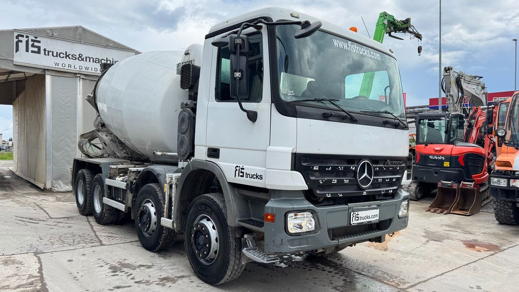 Mercedes-Benz Actros 3241 8x4 mixer 9m3 - Camion malaxeur: photos 3 Mercedes-Benz Actros 3241 8x4 mixer 9m3 - Camion malaxeur: photos 3