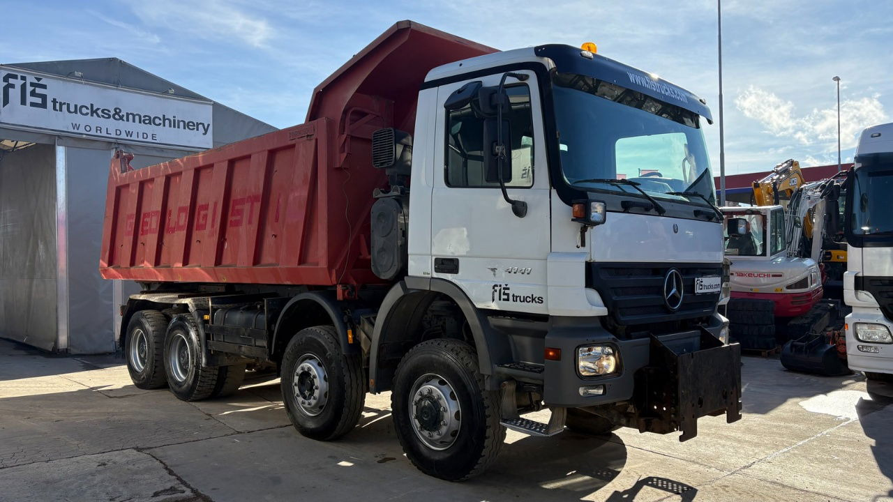 Mercedes-Benz Actros 4141 K 8x6 tipper - 19m3 - spring suspension - Camion benne: photos 2 Mercedes-Benz Actros 4141 K 8x6 tipper - 19m3 - spring suspension - Camion benne: photos 2