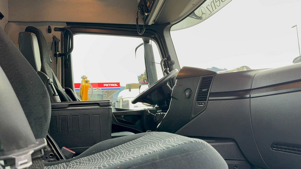 Camion benne Mercedes-Benz Arocs 2643 6X4 meiller bordmatic tipper: photos 29 Camion benne Mercedes-Benz Arocs 2643 6X4 meiller bordmatic tipper: photos 29