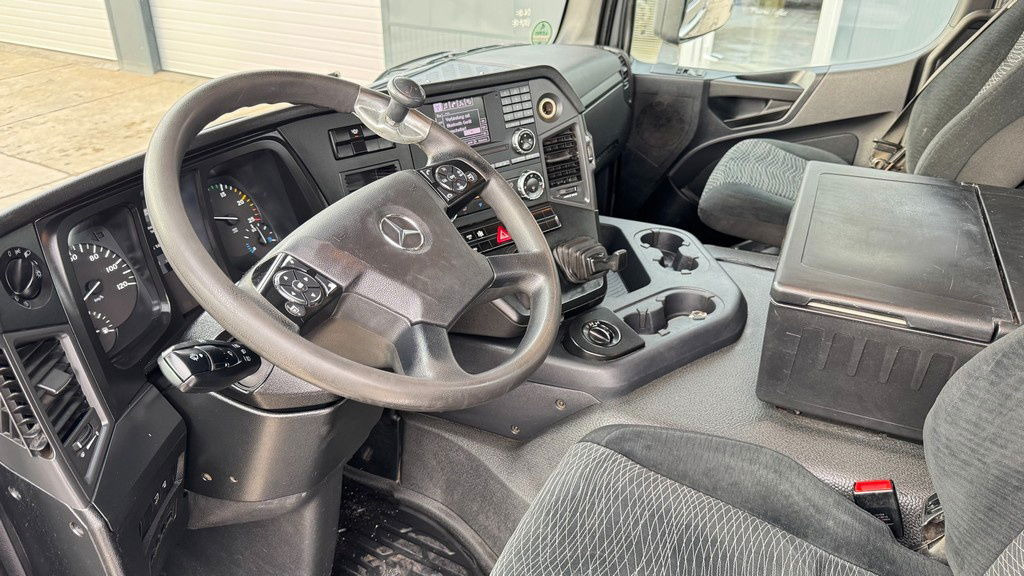 Camion benne Mercedes-Benz Arocs 2643 6X4 meiller bordmatic tipper: photos 23 Camion benne Mercedes-Benz Arocs 2643 6X4 meiller bordmatic tipper: photos 23