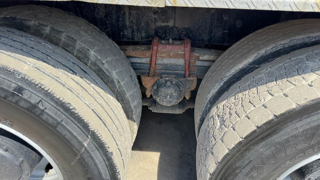 Camion benne Mercedes-Benz SK 3235 8X4 tipper - V8: photos 16