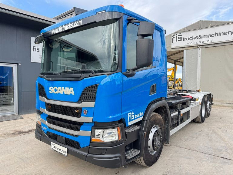 Scania P 360 6x2 palfinger abroll tipper - steering axle - Camion porte-conteneur/ Caisse mobile: photos 1 Scania P 360 6x2 palfinger abroll tipper - steering axle - Camion porte-conteneur/ Caisse mobile: photos 1