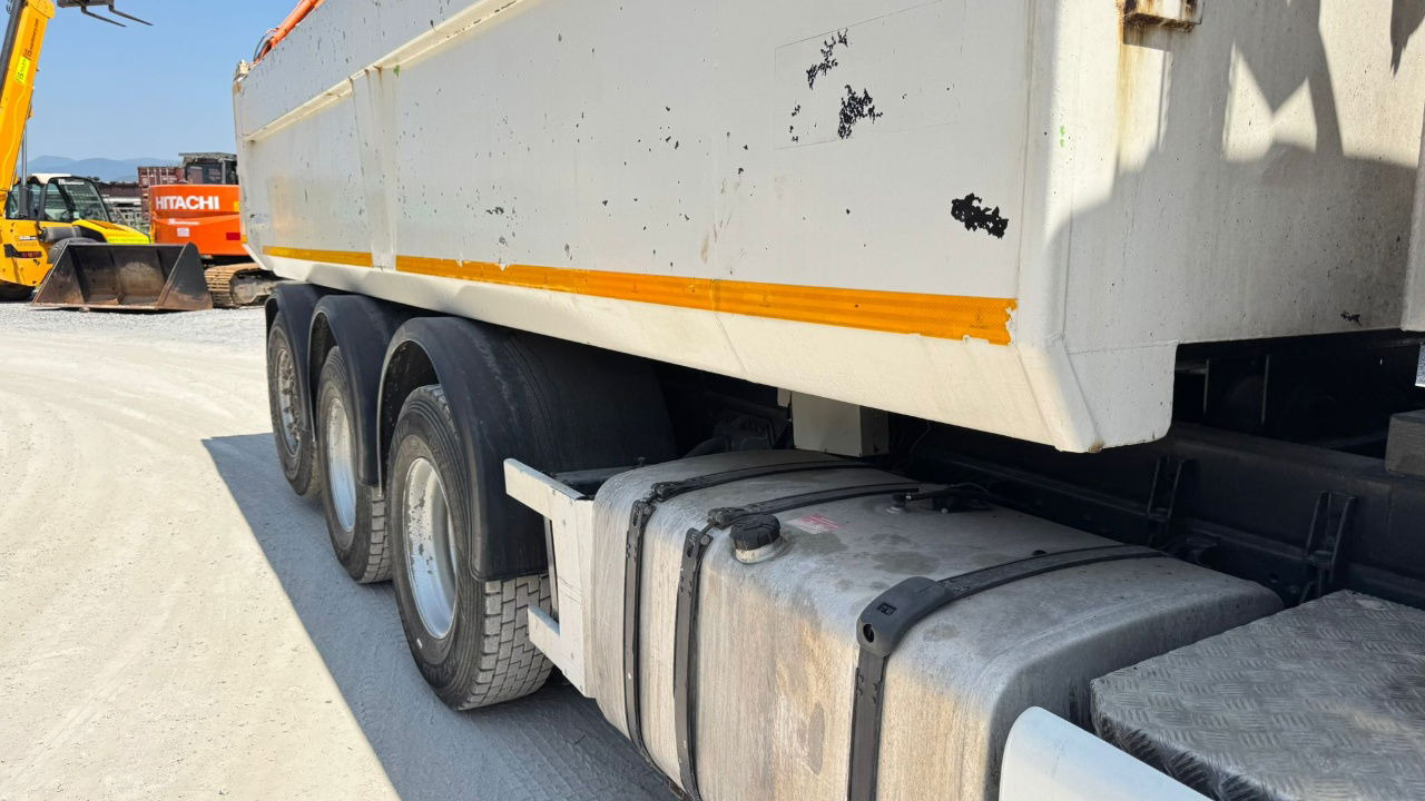 Scania R480 8x4 tipper - lifitng axle - Camion benne: photos 3 Scania R480 8x4 tipper - lifitng axle - Camion benne: photos 3