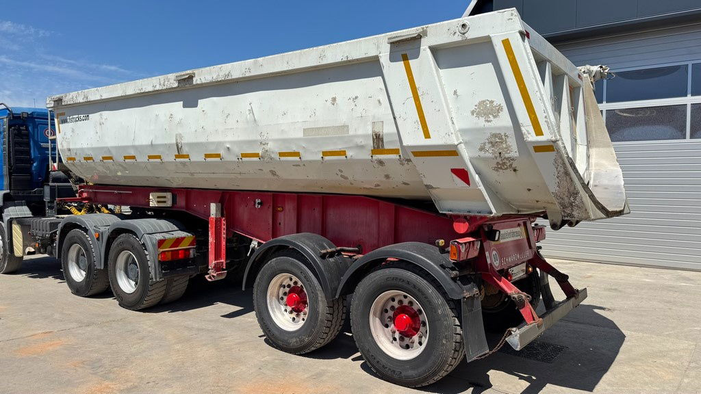 Schwarzmüller K202 2-Axle Tipper - Taurpaulin - Semi-remorque benne: photos 4 Schwarzmüller K202 2-Axle Tipper - Taurpaulin - Semi-remorque benne: photos 4