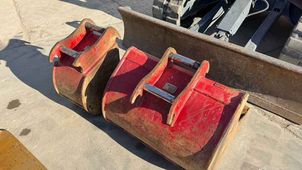 Takeuchi Takeuchi TB290-2 - 2022 Year - Powertilt - 3X Buckets - 945 Hours - Mini pelle: photos 4 Takeuchi Takeuchi TB290-2 - 2022 Year - Powertilt - 3X Buckets - 945 Hours - Mini pelle: photos 4