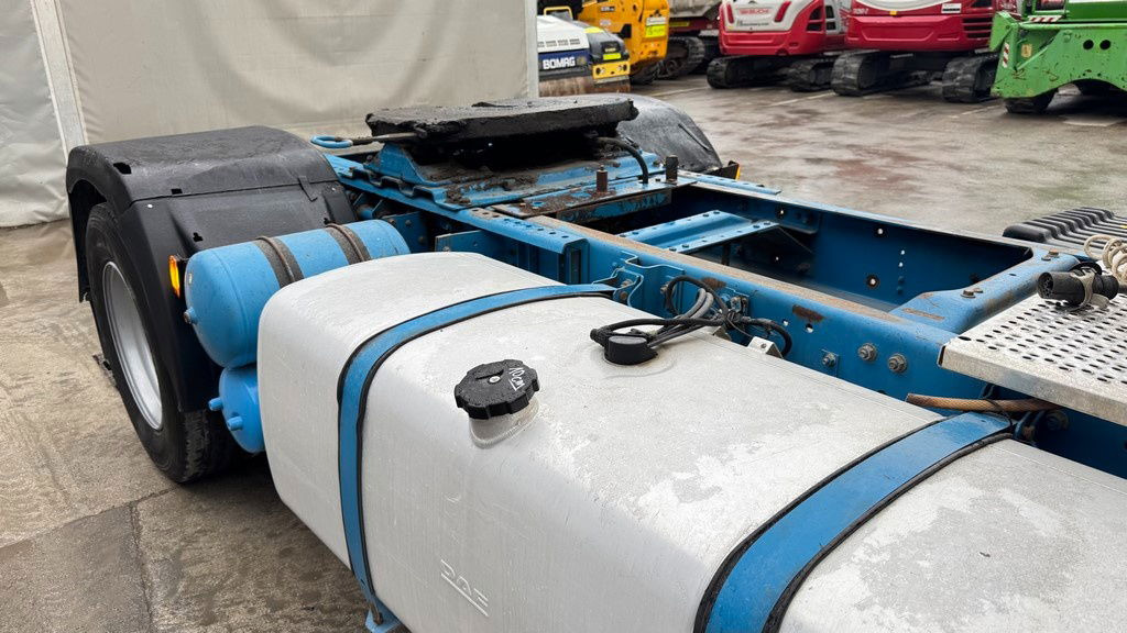 DAF XF 95.430 4x2 tractor unit - euro 3 - Tracteur routier: photos 4 DAF XF 95.430 4x2 tractor unit - euro 3 - Tracteur routier: photos 4