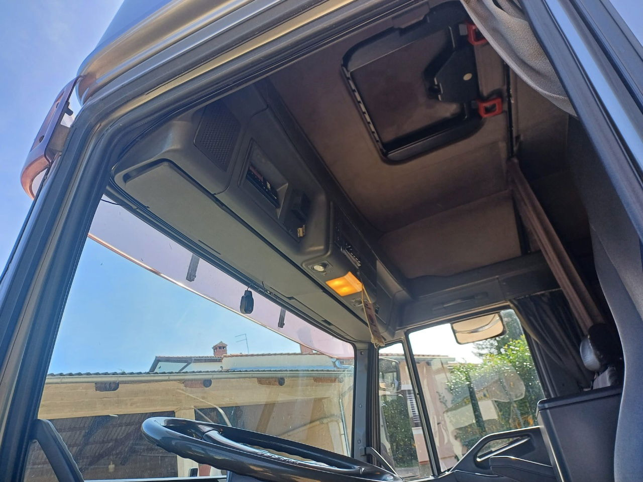 Iveco Eurotech 440E42 4X2 tractor unit - Perfect - Tracteur routier: photos 5 Iveco Eurotech 440E42 4X2 tractor unit - Perfect - Tracteur routier: photos 5