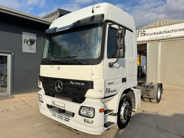 Mercedes-Benz Actros 1844 4x2 tractor unit - retarder - Tracteur routier: photos 1 Mercedes-Benz Actros 1844 4x2 tractor unit - retarder - Tracteur routier: photos 1
