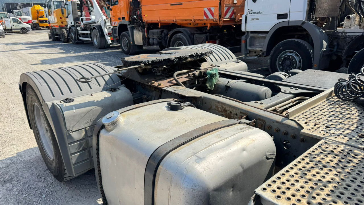 Mercedes-Benz Actros 1853 LS 4x2 tractor unit - air condition - Tracteur routier: photos 4 Mercedes-Benz Actros 1853 LS 4x2 tractor unit - air condition - Tracteur routier: photos 4