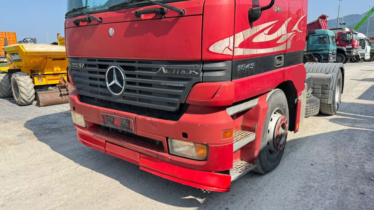 Mercedes-Benz Actros 1853 LS 4x2 tractor unit - air condition - Tracteur routier: photos 2 Mercedes-Benz Actros 1853 LS 4x2 tractor unit - air condition - Tracteur routier: photos 2
