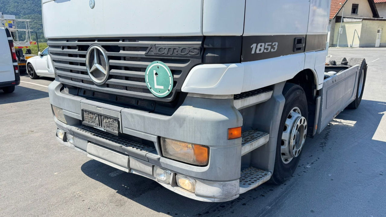 Mercedes-Benz Actros 1853 LS 4x2 tractor unit - retarder - tipp. hydraulics - Tracteur routier: photos 2 Mercedes-Benz Actros 1853 LS 4x2 tractor unit - retarder - tipp. hydraulics - Tracteur routier: photos 2